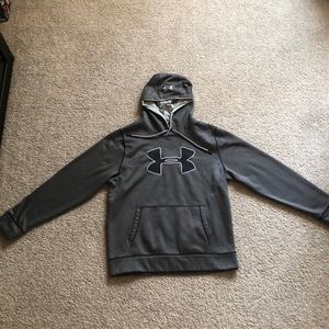 L Under Armour Sweatshirt.